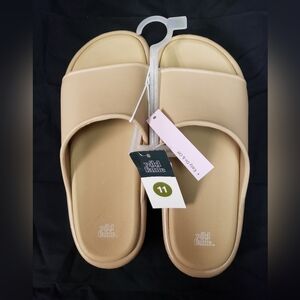 Wild Fable Tan Slip-on Sandals NWT Many Sizes Available!!!!